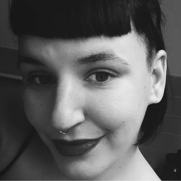 Meet your Posher, Ally - Picture 5 of 6